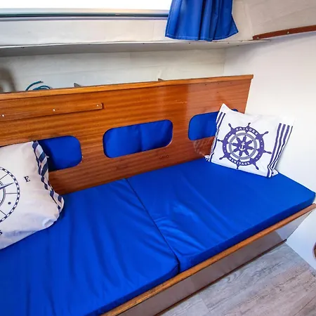 Voile D'ecume - Douce Nuit Sur L'eau Botel Gruissan
